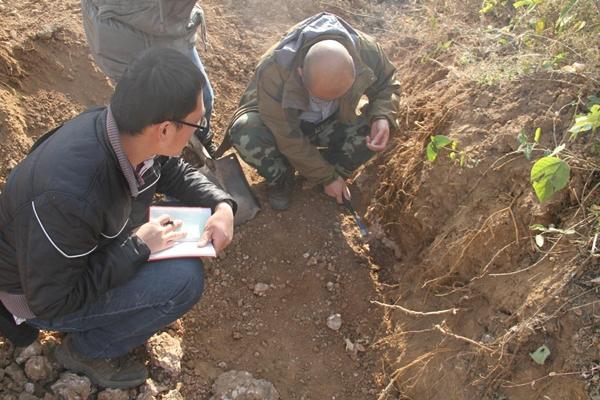 郑州综合所地质勘查项目组野外工作掠影